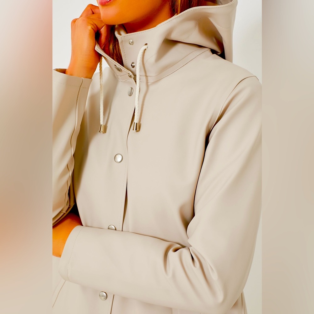 Stutterheim Mosebacke light sand raincoat, size small, worn once